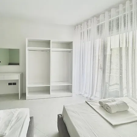 Lulu Suites- Lime 골렘