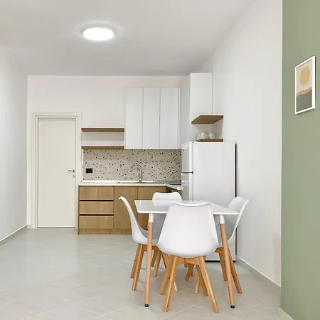 Lulu Suites- Lime Apartment Golem (Tirana)